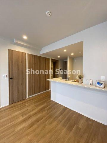 【キッチン】 | お料理をしながら、ご家族と会話が楽しめる人気の対面キッチンです。