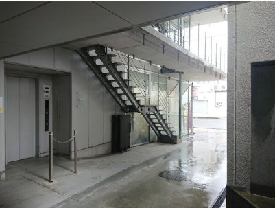 大津市馬場１丁目の店舗一部のロビー