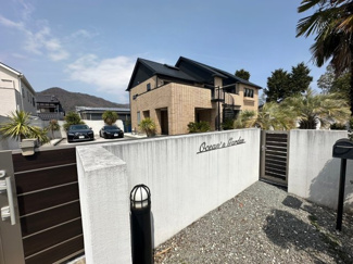 【外観】 | 山梨市落合 建物一新！別荘や住居に 敷地223坪 建物61坪 | 敷地入口付近