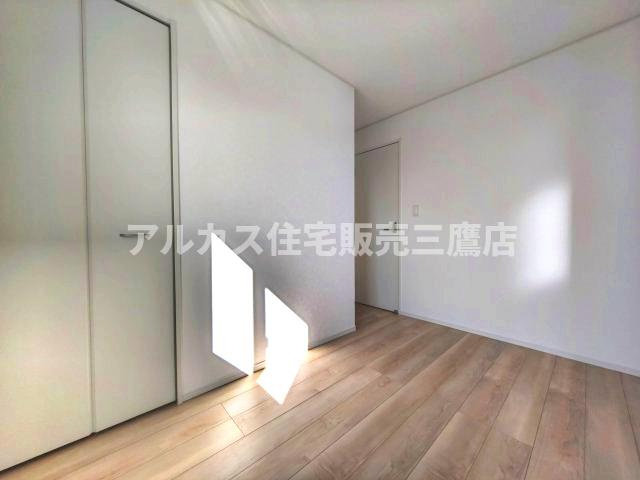 三鷹市大沢５丁目 京王線 駅名 西調布 駅 新築戸建の洋室