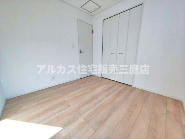 三鷹市大沢５丁目 京王線 駅名 西調布 駅 新築戸建の洋室