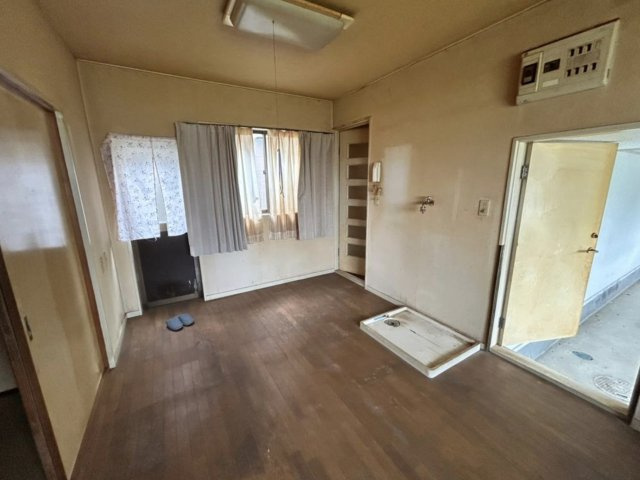 【居間・リビング】 | 本庄市児玉町塩谷　中古戸建