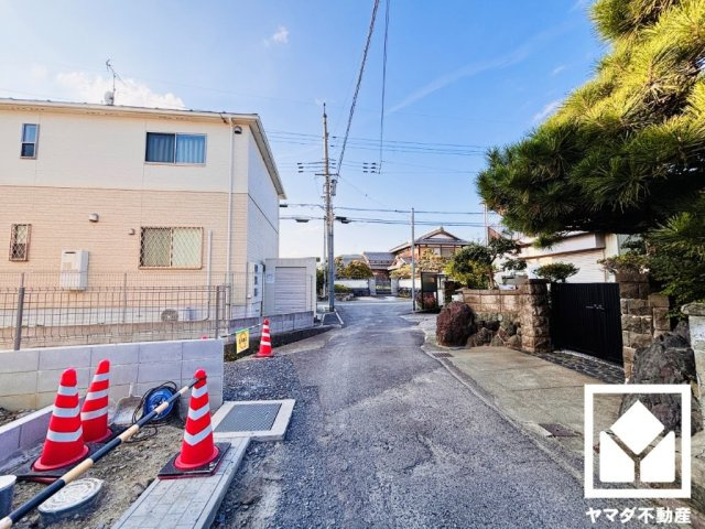 栗東市小柿２丁目　1期　1号地の前面道路含む現地写真