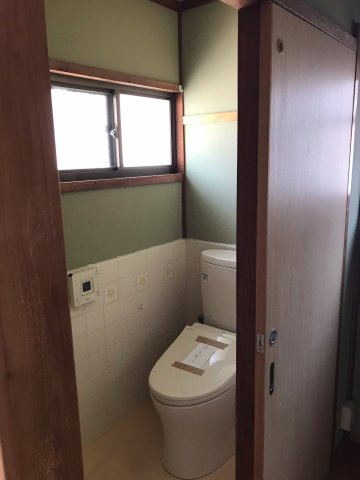 和歌山市鷹匠町1丁目・中古戸建2棟・54693のトイレ|建物1