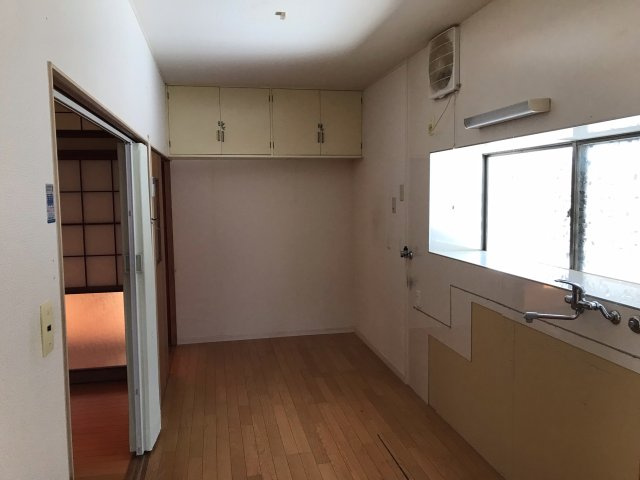 和歌山市鷹匠町1丁目・中古戸建2棟・54693のキッチン|建物1