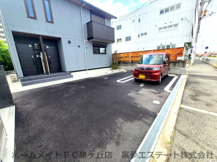 ネオ・ハイツの駐車場