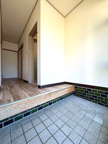 杭ノ瀬戸建の玄関