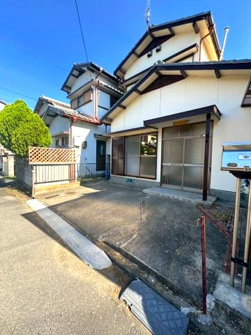 杭ノ瀬戸建の駐車場