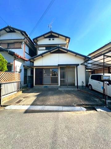 杭ノ瀬戸建の駐車場