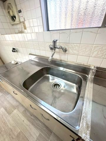 杭ノ瀬戸建のキッチン