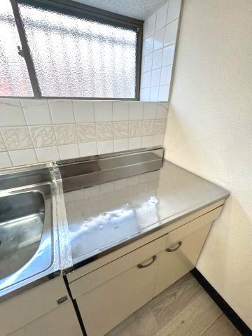 杭ノ瀬戸建のキッチン