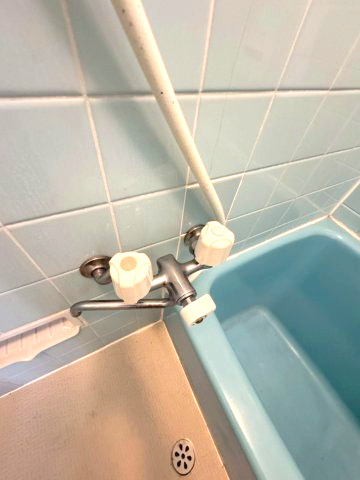 杭ノ瀬戸建の浴室