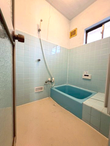 杭ノ瀬戸建の浴室