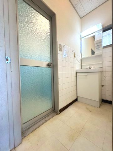 杭ノ瀬戸建の洗面所