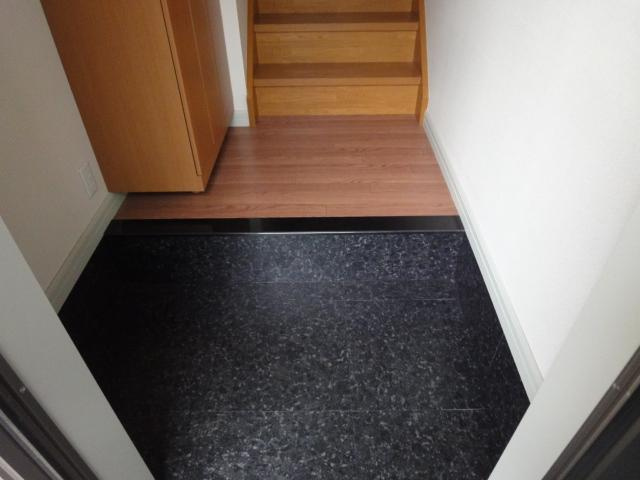 サンシャイン・グリーン・ステージの玄関|玄関