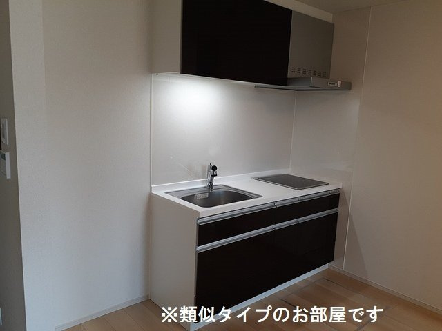 シエロガーデン柏崎Ｂのキッチン|コンパクトなキッチンで掃除もラクラク