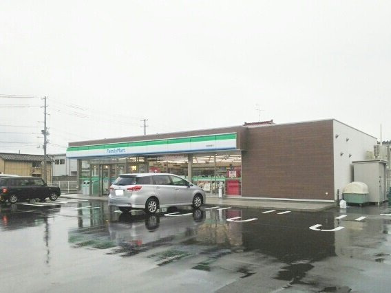 シエロガーデン柏崎Ｂの周辺|ファミリーマート　柏崎城塚店まで210m