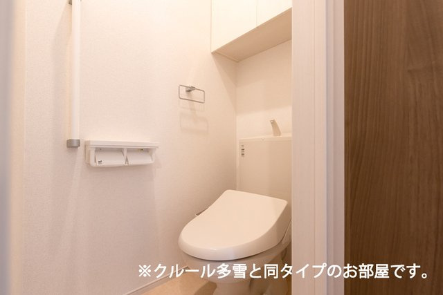 シエロガーデン柏崎Ｂの洗面所|コンパクトで使いやすい洗面所