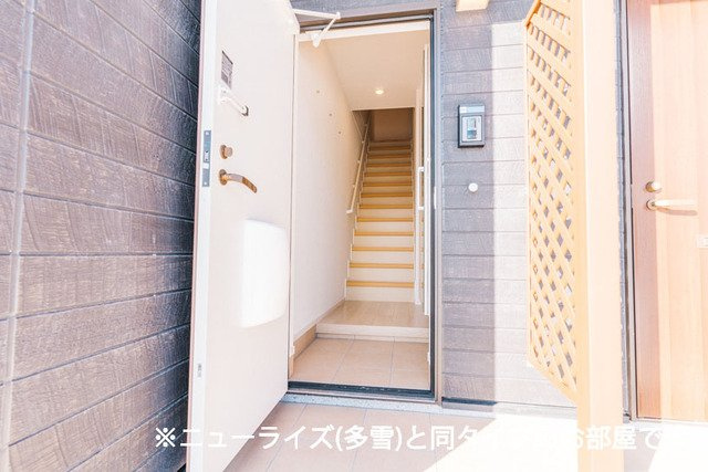 シエロガーデン柏崎Ｃの玄関|ゆったりとした玄関です