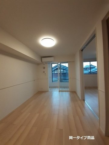 シエロガーデン柏崎Ａの居間・リビング|ゆったり過ごせるリビングです