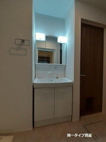 シエロガーデン柏崎Ａの洗面所|忙しい朝には欠かせない洗面所です