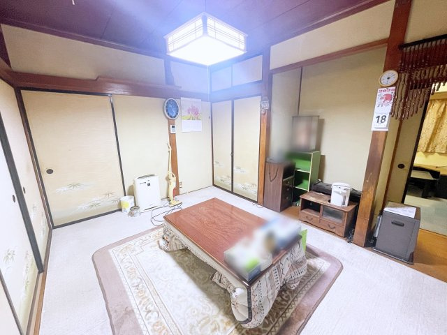 中古戸建　いわき市自由ヶ丘の居間・リビング|家の中心となるリビングは、家族の会話が自然と増える心地よい空間です！