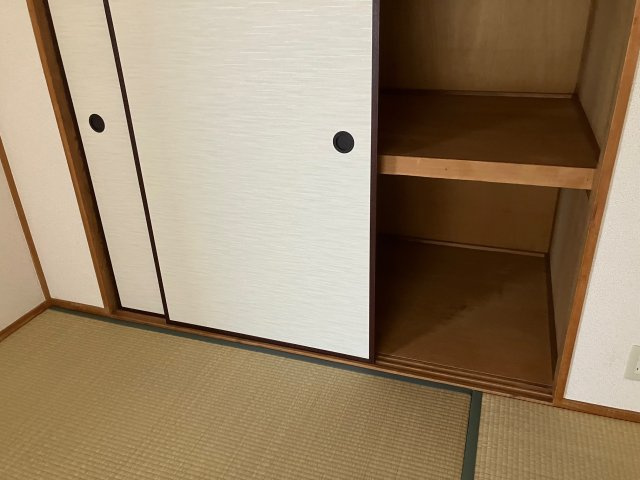 兵庫県公社　宝塚安倉（３）３号棟の収納|１間（けん）分の広さのある押入れです