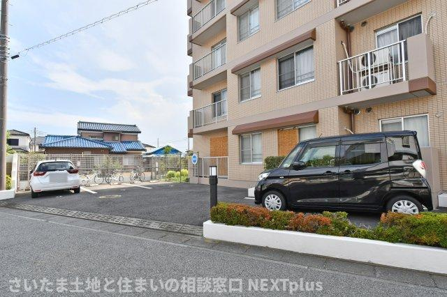 エクセルせんげん台の駐車場|■一人ひとりにあった資金計画やプランをご提案致します。「家を買って終わり」ではなく、「買ってからがスタート」と考え、ご提案します。ローンのご相談は私たちにお任せ下さい。