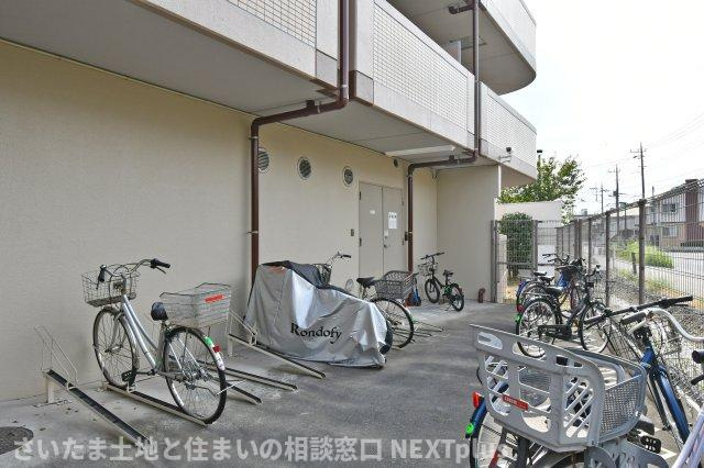 エクセルせんげん台の駐輪場|■私共は、強引なセールスは致しません。『今買えるから大丈夫』ではなく、『買った後の本当の幸せは何か』を考えた上でのご提案を徹底しております。どうぞお気軽にご連絡下さいませ。