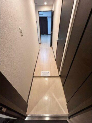 ジェノヴィア渋谷笹塚スカイガーデンの玄関