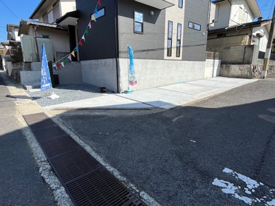 【駐車場】 | 広陵町２丁目　新築戸建 | 駐車スペース3台分（車種による）