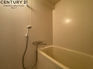 シンプルなユニットタイプの浴室