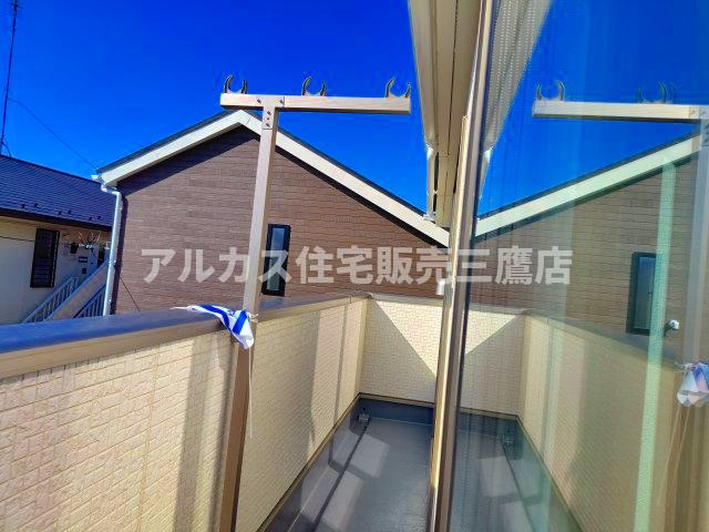 三鷹市大沢５丁目の新築一戸建のバルコニー