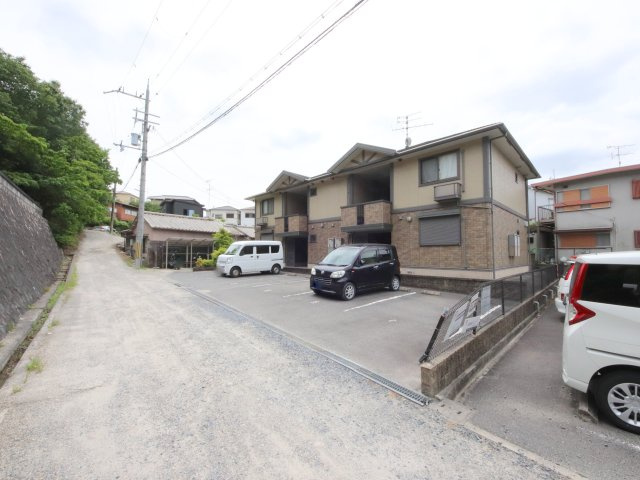 コスモス オーゼの駐車場