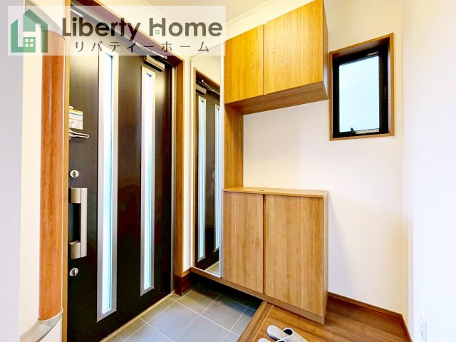 龍ケ崎市白羽１丁目　中古戸建の玄関