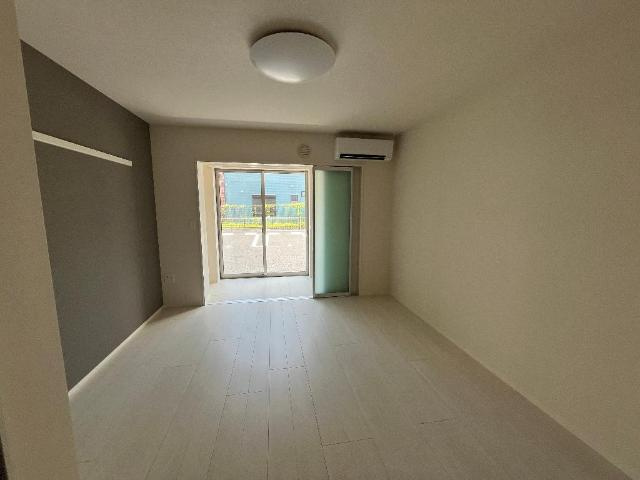 Ｌｉｍｎｅ（リムネー）の居間・リビング|洋室