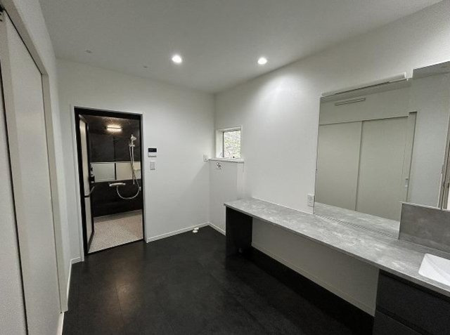 兵庫県芦屋市戸建オーナーチェンンジの独立洗面台