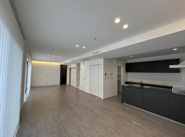 兵庫県芦屋市戸建オーナーチェンンジの居間・リビング