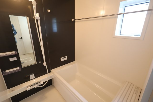 《仲介手数料無料》西区三橋５丁目1071-1(1号棟)新築一戸建てリナージュの浴室|撮影日 2025年11月21日 11:50 晴れ