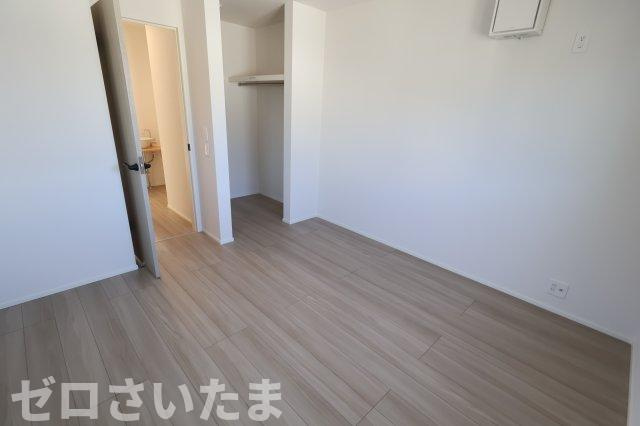 《仲介手数料無料》西区三橋５丁目1071-1新築一戸建てリナージュの洋室|撮影日 2025年11月21日 11:50 晴れ
