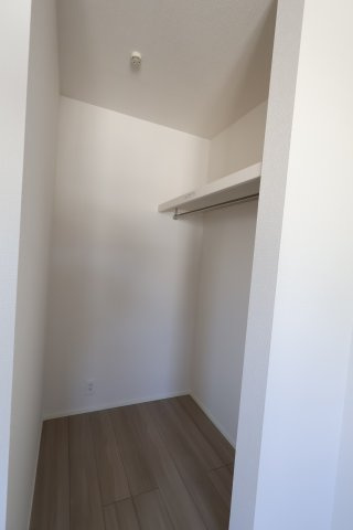 《仲介手数料無料》西区三橋５丁目1071-1(1号棟)新築一戸建てリナージュの収納|撮影日 2025年11月21日 11:50 晴れ