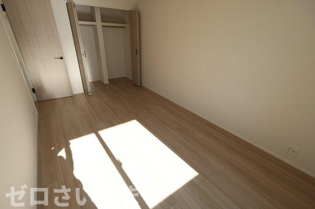 《仲介手数料無料》西区三橋５丁目1071-1新築一戸建てリナージュの洋室|撮影日 2025年11月21日 11:50 晴れ