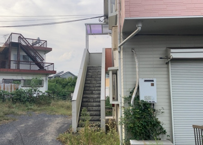【外観】 | パンプキンハイム | 土地の前の道路に消火栓が設置されていることがあります。この場合、道路交通法第45条第1項により、駐車禁止の場所が指定されています。そのため、車庫などの駐車スペースをつくることができない場合があります。