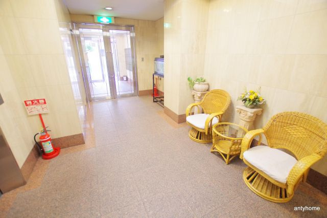 ジョリーフローラ　仲介手数料無料のロビー