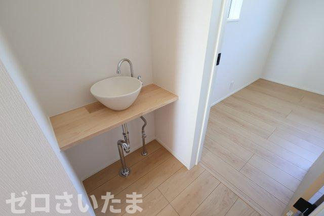 《仲介手数料無料》西区三橋５丁目1071-1新築一戸建てリナージュの独立洗面台|撮影日 2025年11月21日 11:50 晴れ