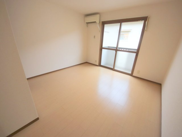 サンロイヤルⅠの居間・リビング