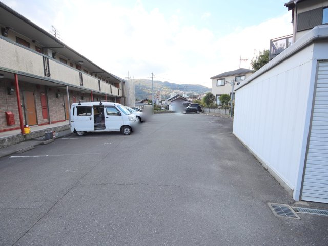 サンロイヤルⅠの駐車場