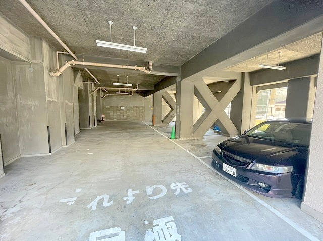 PARK HILLS新大阪Oasis の駐車場