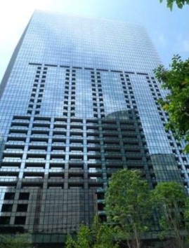 【外観】 | セントラルパークタワー　ラ・トゥール新宿 | 鉄骨鉄筋コンクリート造のがっちりとした建物。