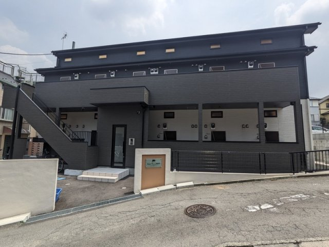 アザーレ・バモス宮前平の駐車場